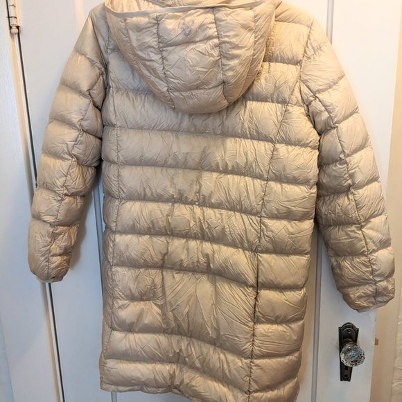 Lightweight cozy packable TNA puffy jacket - Picture 2 of 7